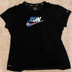 NEVER WORN Woman’s XL Nike Dri-Fit tee